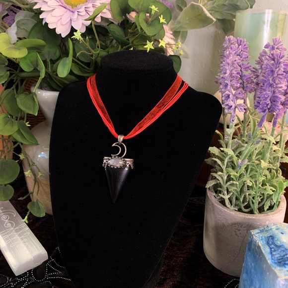 Obsidian & Labradorite Pendant  Necklace - Picture 2 of 4